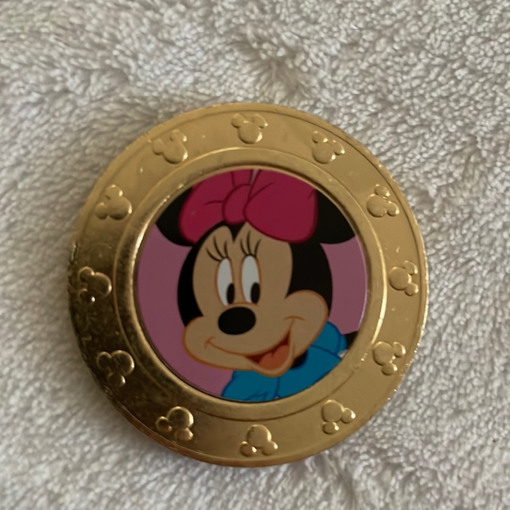 Frankford Minnie pink background coin